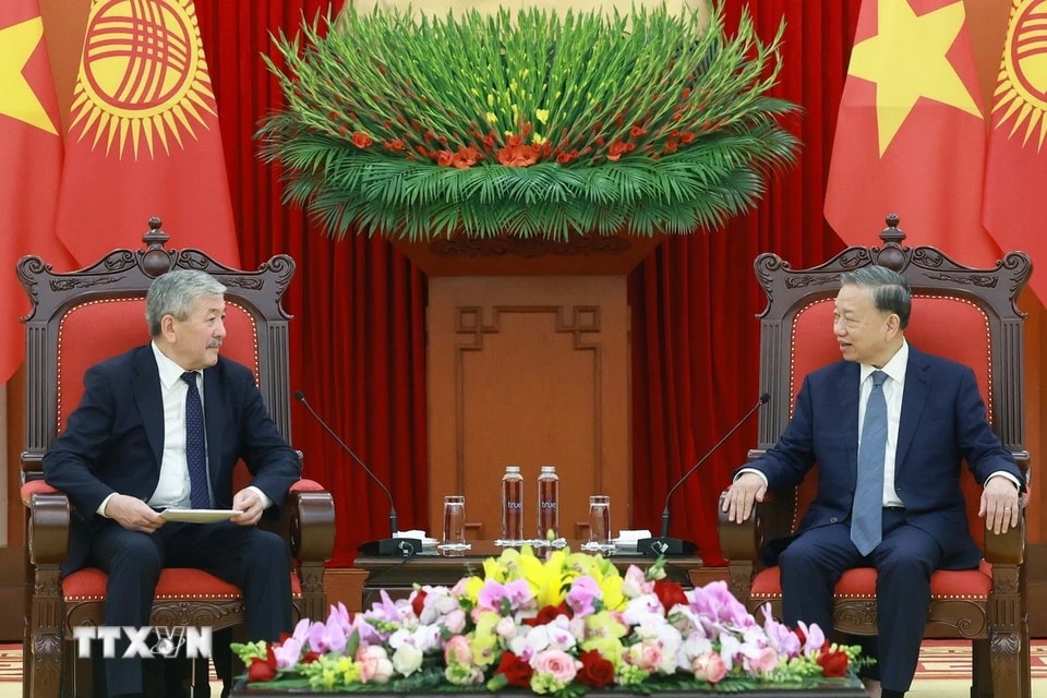 Tổng Bí thư Tô Lâm tiếp Thủ tướng Kyrgyzstan Adylbek Kasymaliev. (Ảnh: Thống Nhất/TTXVN)