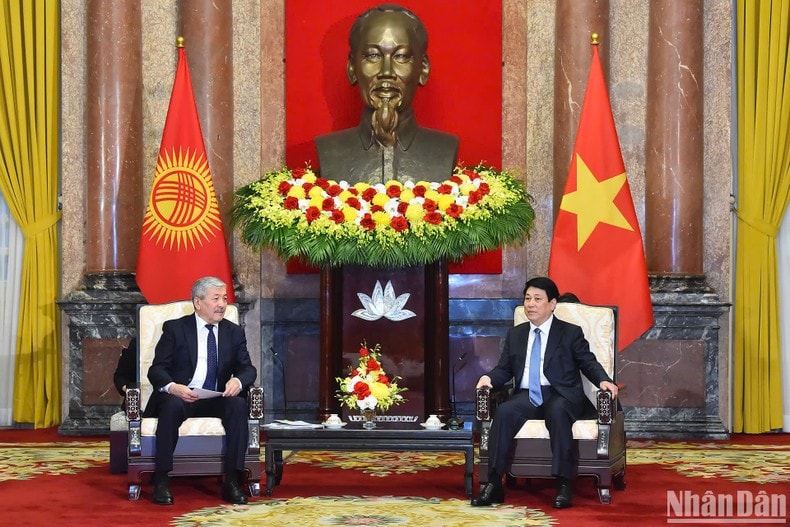 Chủ tịch nước Lương Cường: Mở ra trang mới cho quan hệ giữa Việt Nam và Kyrgyzstan ảnh 1