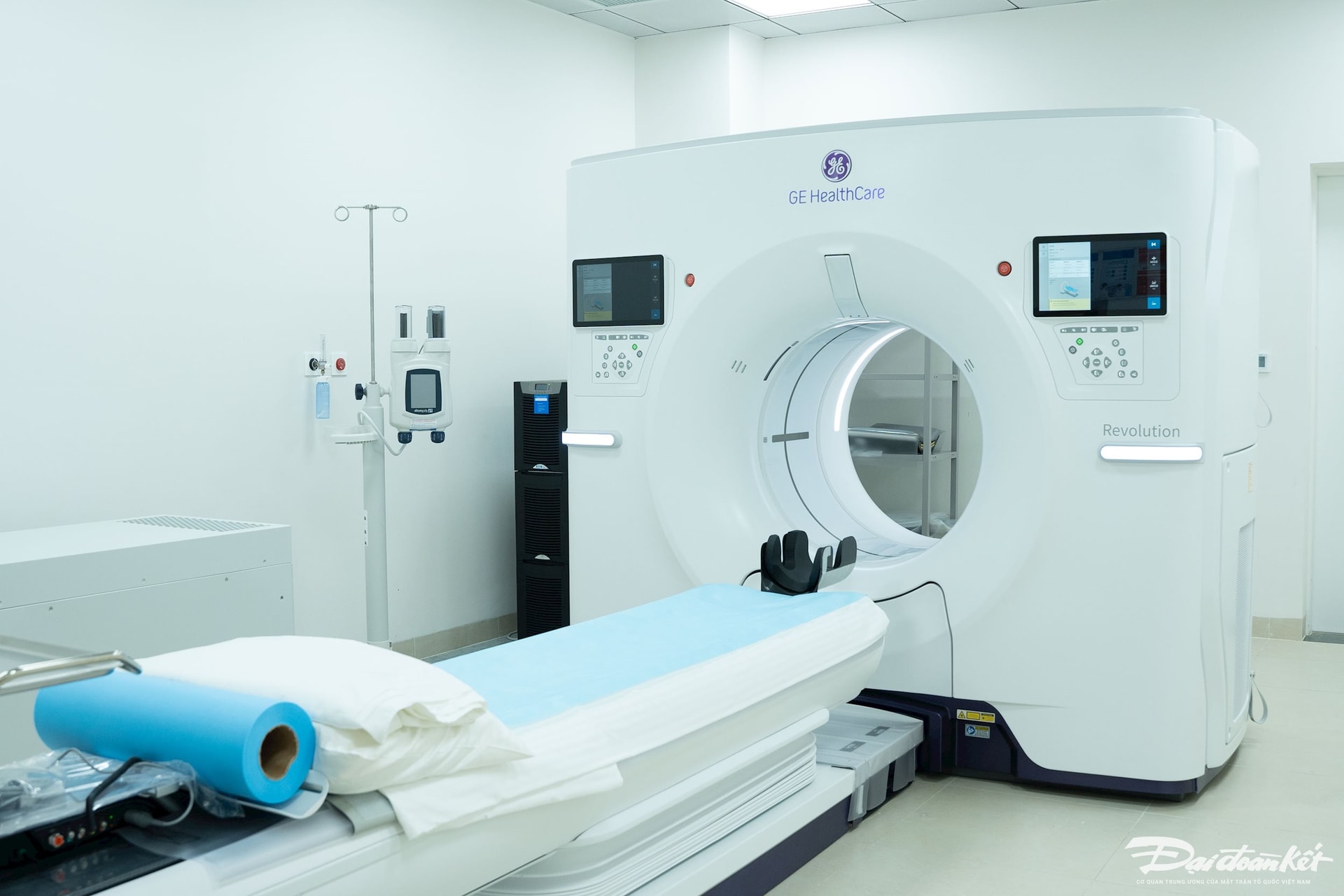 MRI 3.0 Tesla Signa Hero (GE Healthcare) tích hợp AI chụp tim nhanh – an toàn với liều xạ siêu thấp, kể cả phụ nữ mang thai