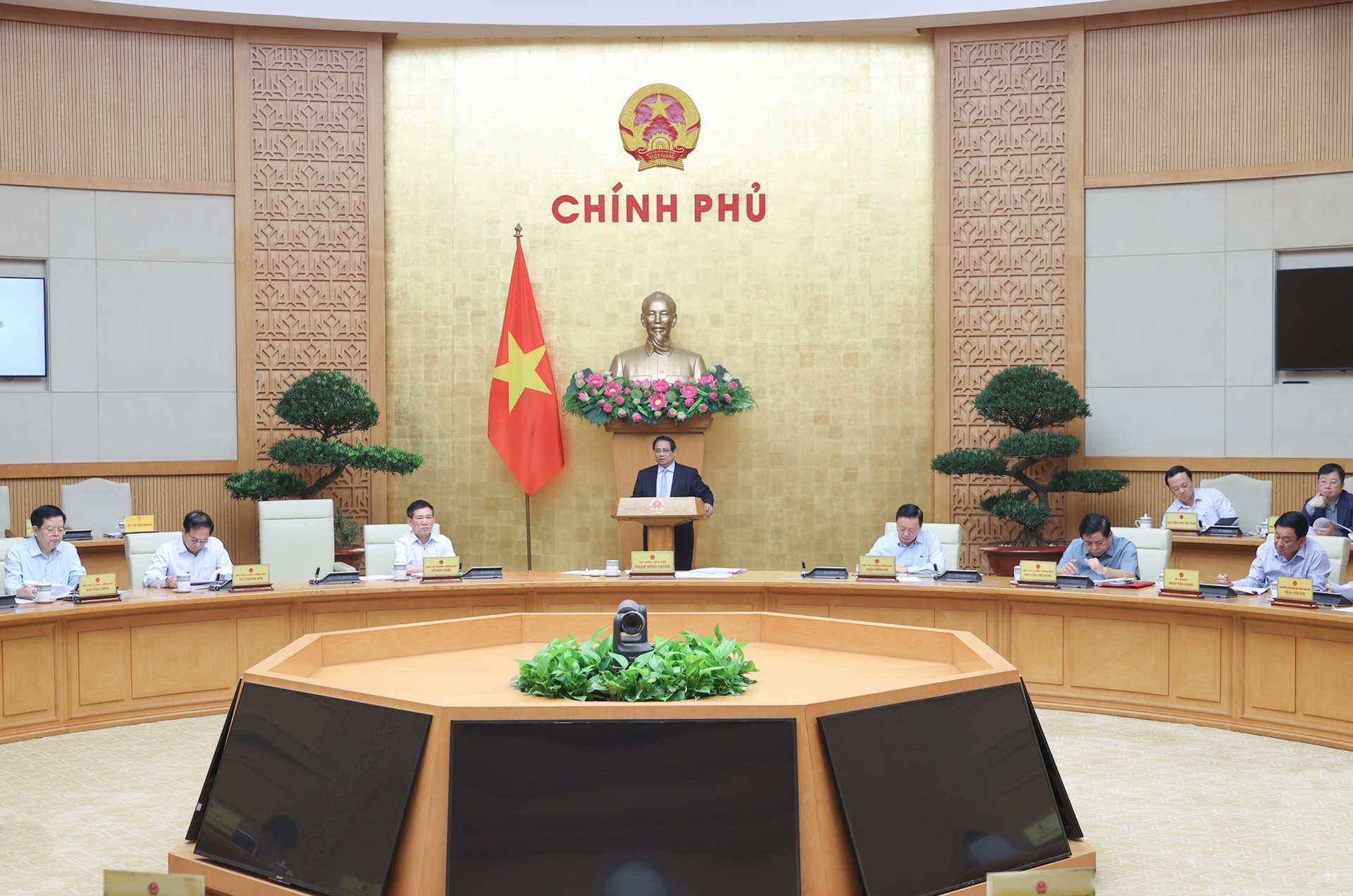 Thủ tướng chủ trì phiên họp Chính phủ về 5 dự án luật quan trọng- Ảnh 2.
