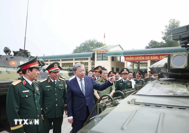 ttxvn-2204-tong-bi-thu-tham-binh-chung-tang-thiep-giap-11.jpg