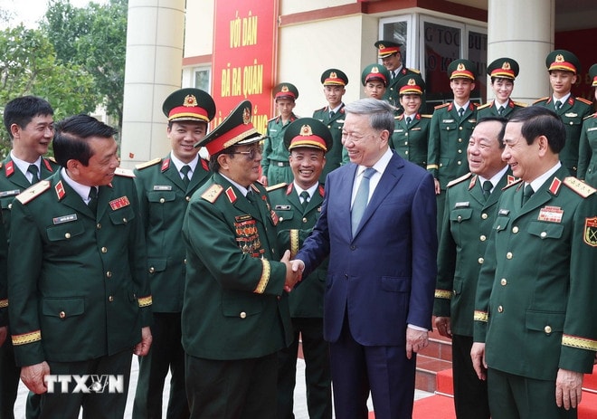ttxvn-2204-tong-bi-thu-tham-binh-chung-tang-thiep-giap-10.jpg