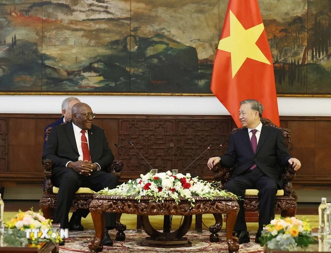 ttxvn-tong-bi-thu-to-lam-cuba-salvador-valdes-mesa-1.jpg