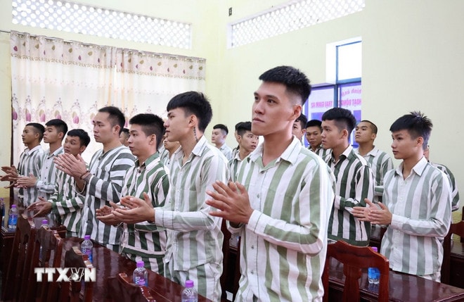 ttxvn-cong-bo-quyet-dinh-dac-xa-cua-chu-tich-nuoc-tai-trai-giam-a2-2.jpg