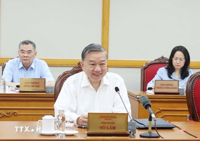 ttxvn-bo-chinh-tri-ban-bi-thu-hop-trien-khai-thuc-hien-sap-xep-to-chuc-bo-may-cua-he-thong-chinh-tri-80101812.jpg