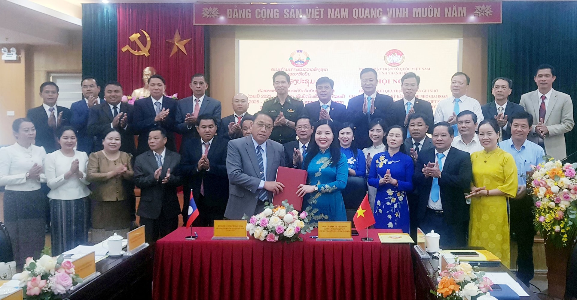 Việt lào 2