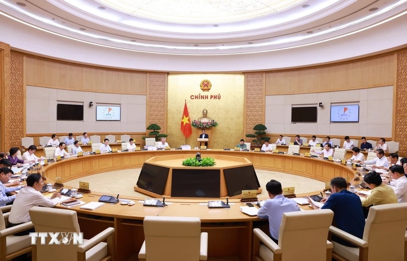Thủ tướng Phạm Minh Chính chủ trì cuộc họp Chính phủ chuyên đề về việc sắp xếp, tổ chức lại đơn vị hành chính các cấp. (Ảnh: Dương Giang/TTXVN)