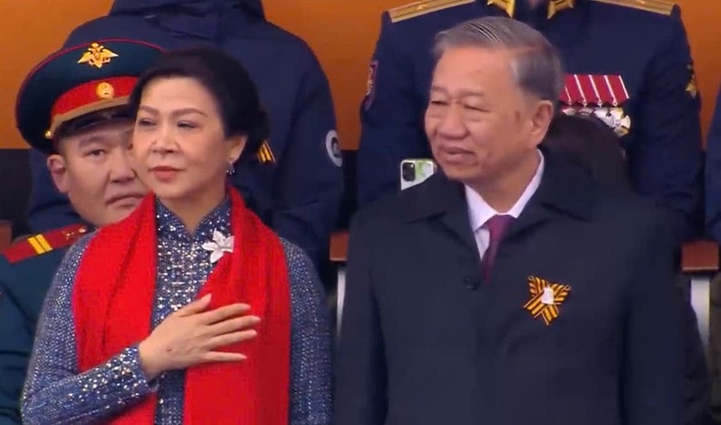 [Video] Đoàn Quân đội nhân dân Việt Nam tiến qua lễ đài duyệt binh Ngày Chiến thắng ảnh 1