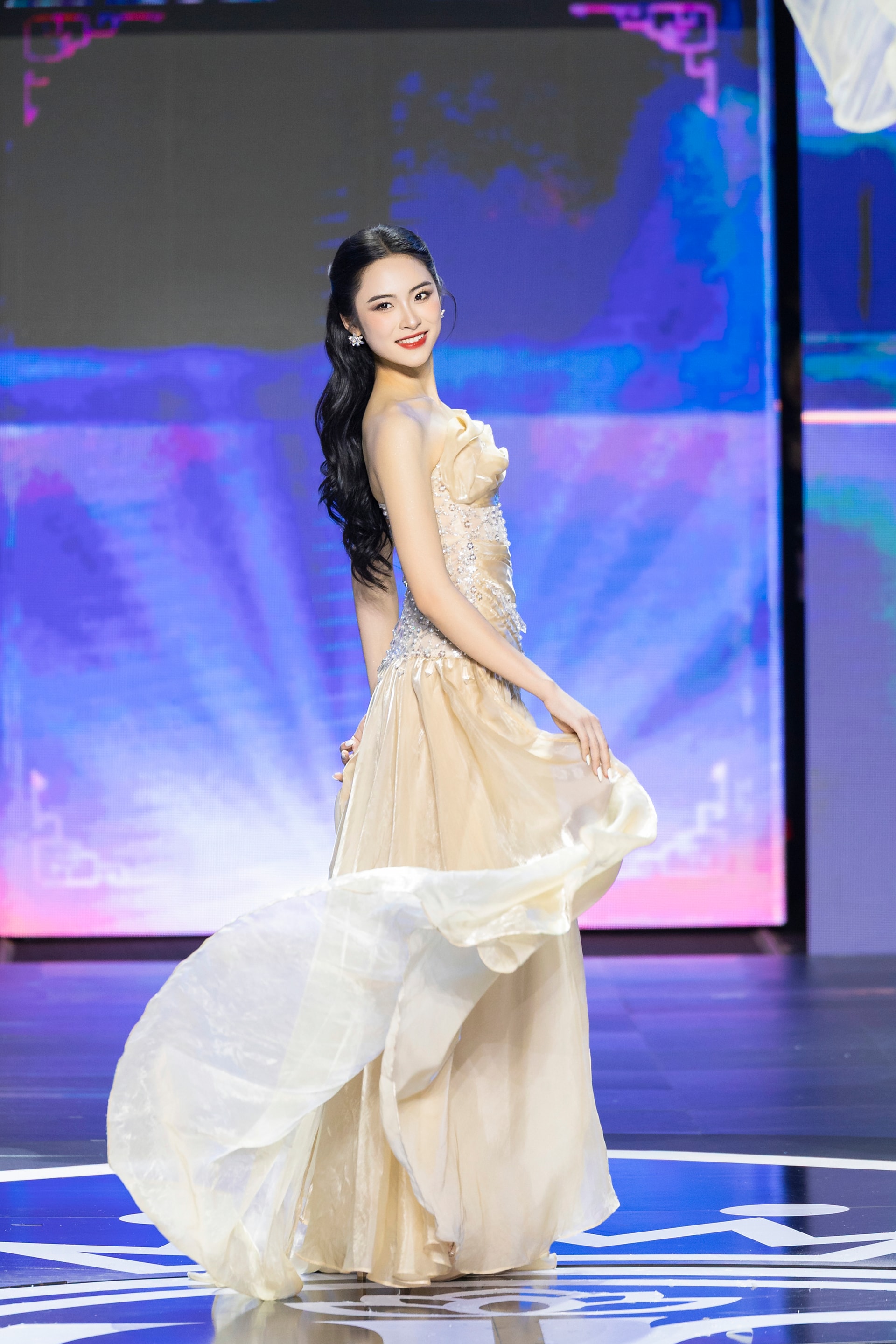 Tin hoa hau1
