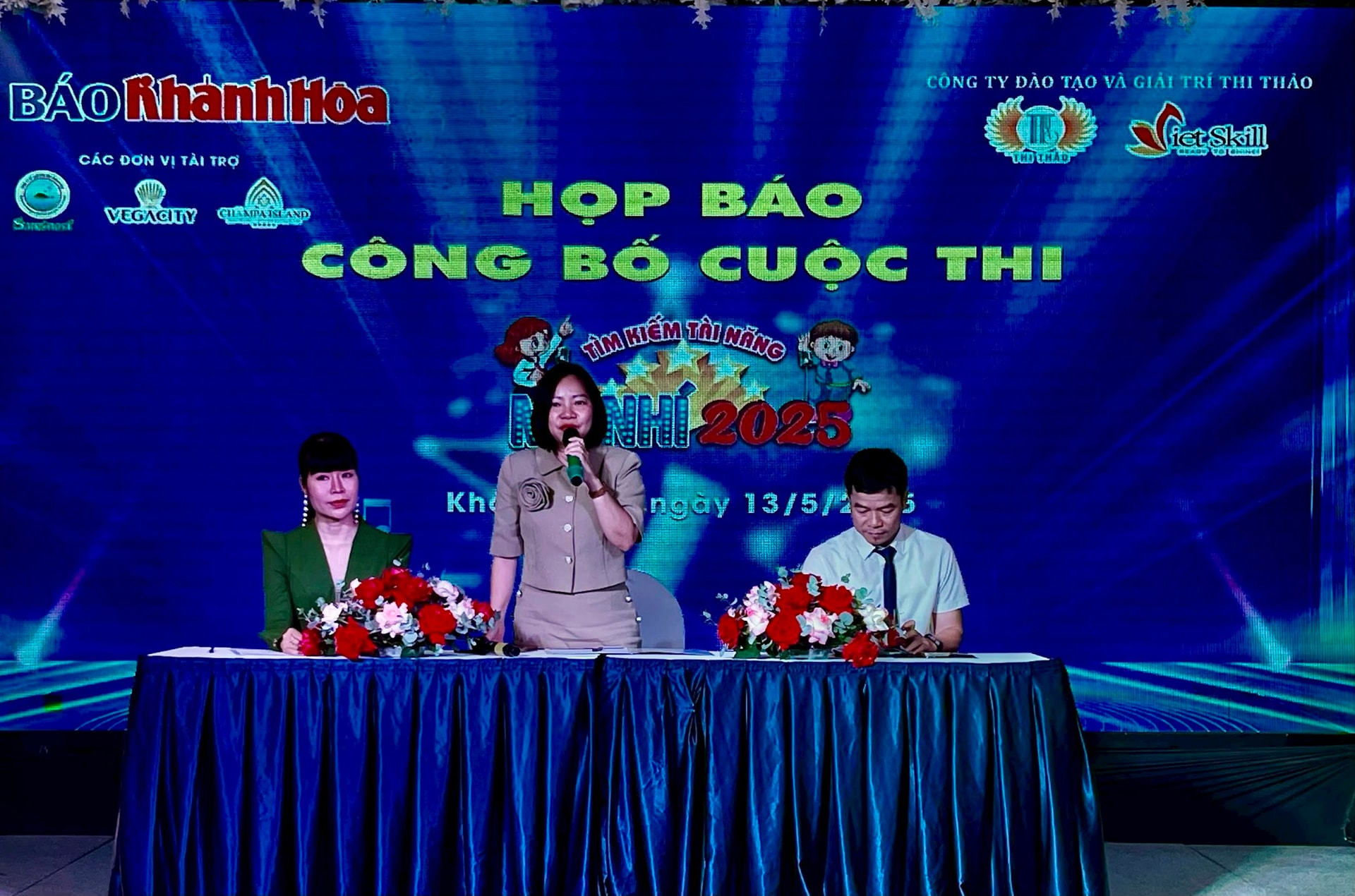 Ban tổ chức cuộc thi tìm kiếm tài năng nhí khu vực miền Trung và Tây Nguyên năm 2025 (ảnh Thùy Trang)