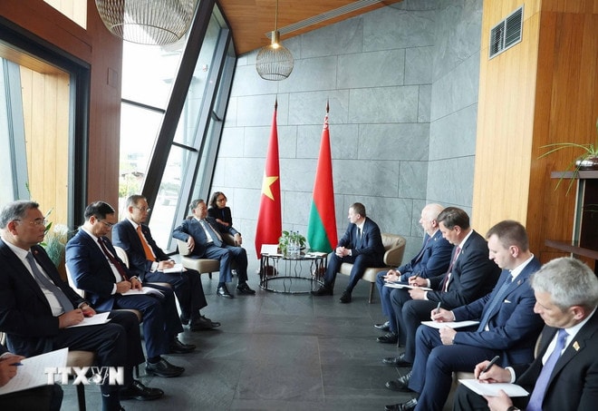 ttxvn-tong-bi-thu-to-lam-gap-thu-tuong-belarus-aleksandr-turchin-8028174.jpg