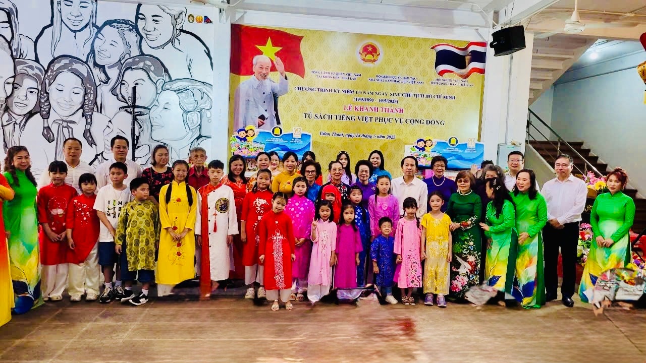 tủ sách 1