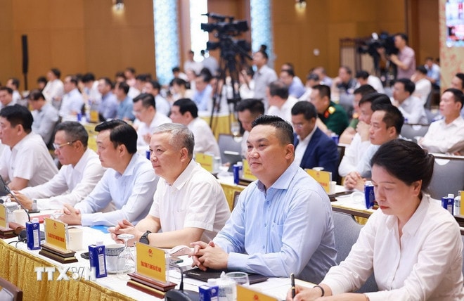 ttxvn-thu-tuong-chu-tri-hoi-nghi-thuc-day-dong-luc-tang-truong-dau-tu-cong-nam-2025-7.jpg