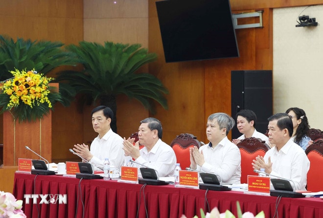 ttxvn-tong-bi-thu-to-lam-lam-viec-voi-uy-ban-kiem-tra-trung-uong-2205-6.jpg