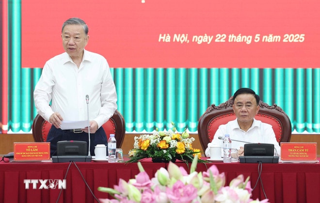 ttxvn-tong-bi-thu-to-lam-lam-viec-voi-uy-ban-kiem-tra-trung-uong-2205-1.jpg