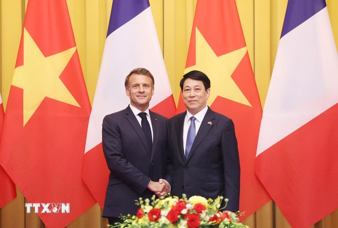 ttxvn-chu-tich-nuoc-luong-cuong-hoi-dam-voi-tong-thong-phap-emmanuel-macron-2605-1.jpg