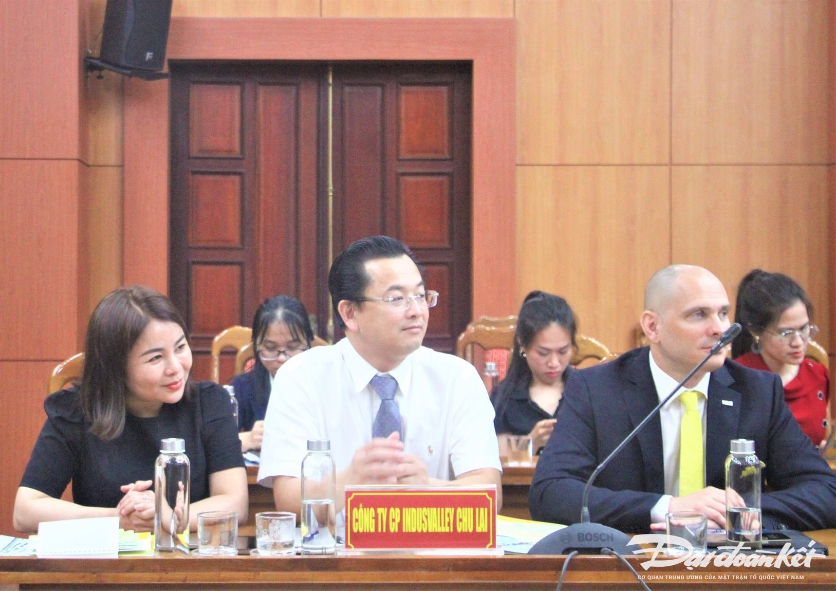 LAM VIẸC 2