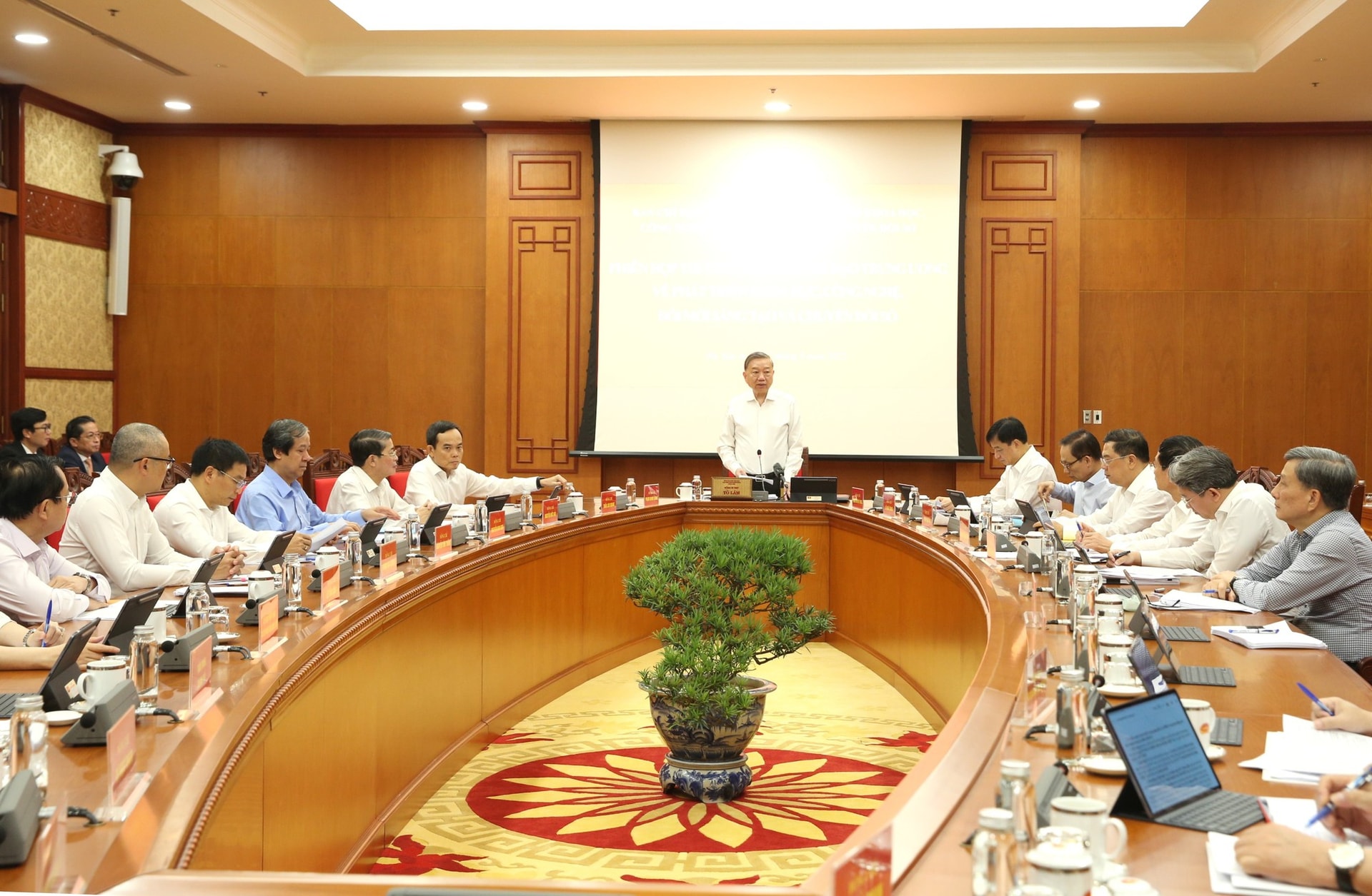 Tháo gỡ các điểm nghẽn, tạo xung lực cho phát triển khoa học công nghệ, chuyển đổi số- Ảnh 3.