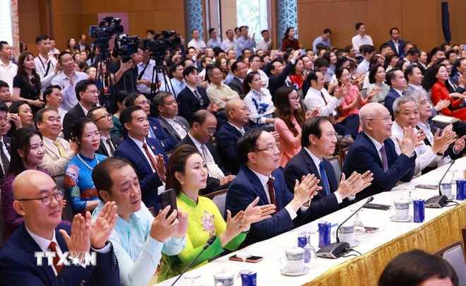 ttxvn-thu-tuong-toa-dam-voi-doanh-nghiep-ve-phat-trien-kinh-te-tu-nhan-3105-2.jpg