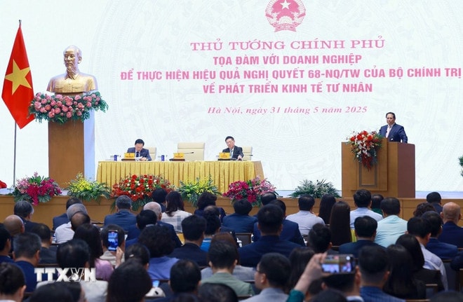 ttxvn-thu-tuong-toa-dam-voi-doanh-nghiep-ve-phat-trien-kinh-te-tu-nhan-3105-3.jpg