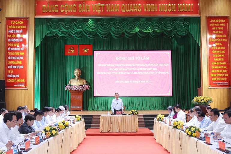 vna-potal-tong-bi-thu-lam-viec-voi-ban-thuong-vu-tinh-uy-ben-tre-va-thuong-truc-cac-tinh-uy-tra-vinh-vinh-long-8070170.jpg