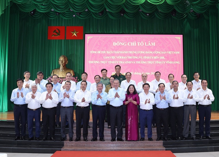 vna-potal-tong-bi-thu-lam-viec-voi-ban-thuong-vu-tinh-uy-ben-tre-va-thuong-truc-cac-tinh-uy-tra-vinh-vinh-long-8070217.jpg