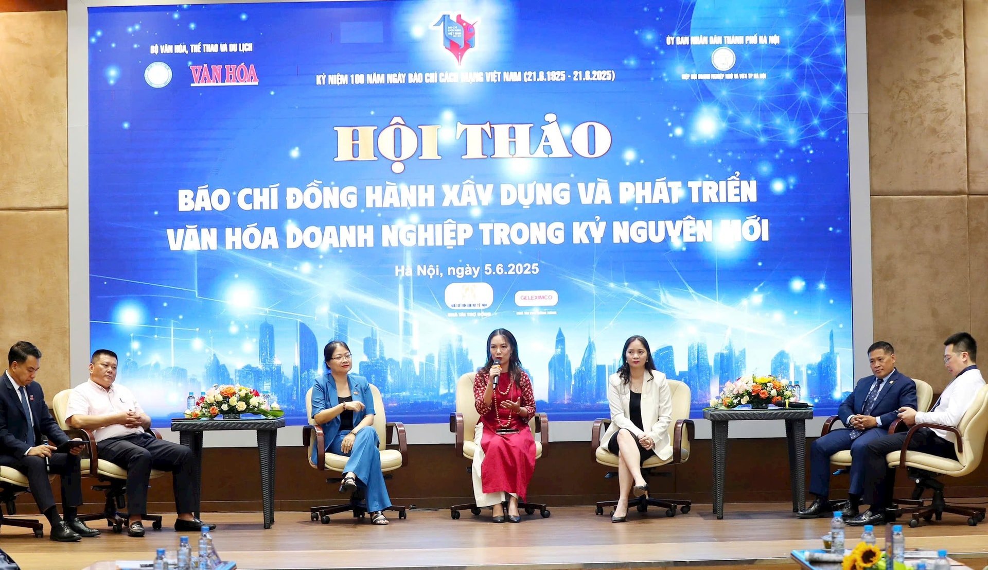 Hoi thao 4