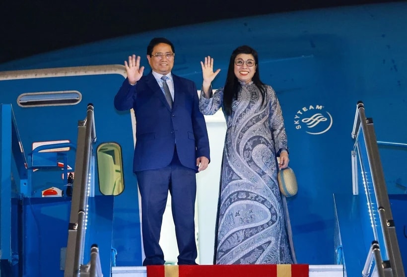 Thủ tướng Phạm Minh Chính và Phu nhân rời Hà Nội sang tham dự Hội nghị Đại dương Liên hợp quốc lần thứ 3 tại Pháp và thăm chính thức Estonia, Thụy Điển. (Ảnh: Dương Giang/TTXVN)