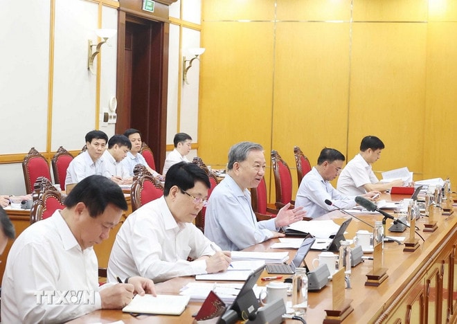 ttxvn-tong-bi-thu-bo-chinh-tri-sap-xep-bo-may-6.jpg