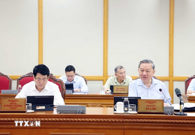 ttxvn-tong-bi-thu-bo-chinh-tri-sap-xep-bo-may-3.jpg
