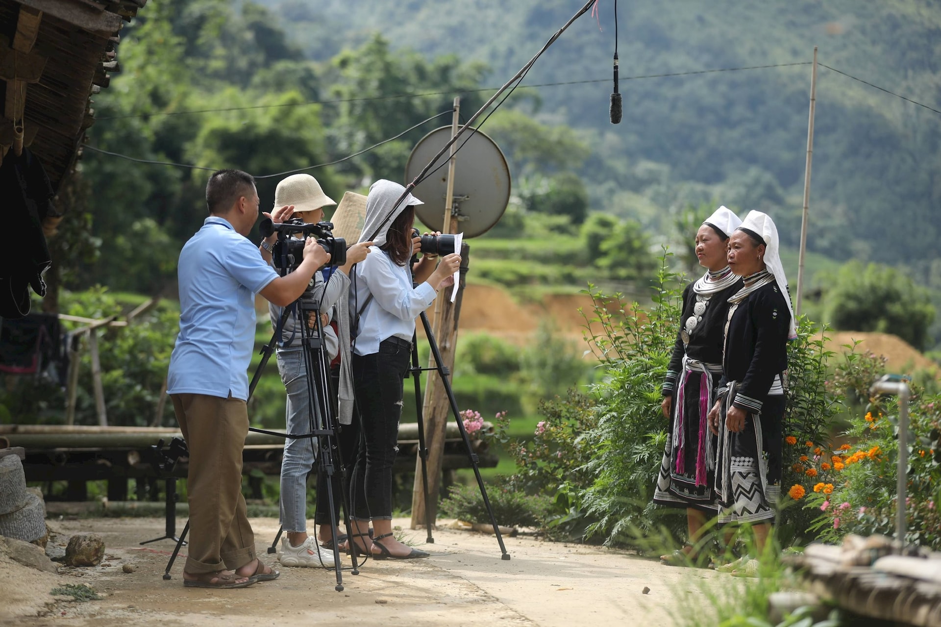 ảnh trên thay