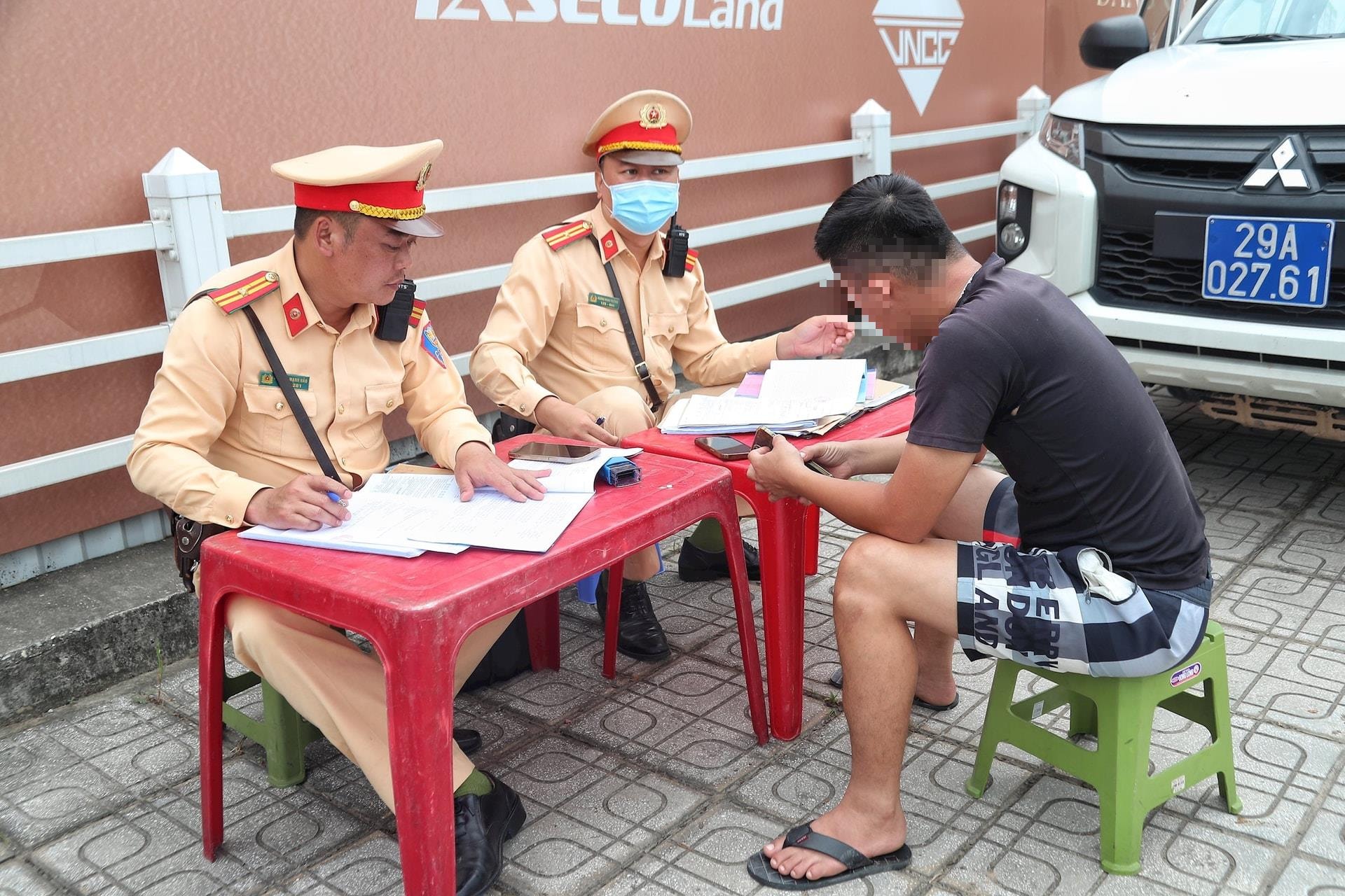 xe-qua-tai13-cefb7593e9093a0e7c35d0ab2ce9bdc8(1).jpg