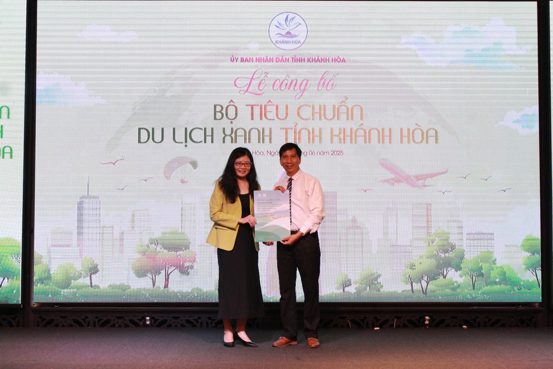 Bộ tiêu chuẩn Du lịch xanh Khánh Hòa (ảnh Thùy Trang)