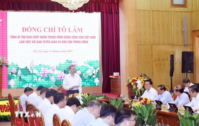 ttxvn-tong-bi-thu-ban-tuyen-giao-5.jpg