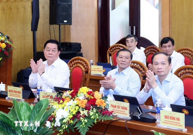 ttxvn-ban-tuyen-giao.jpg