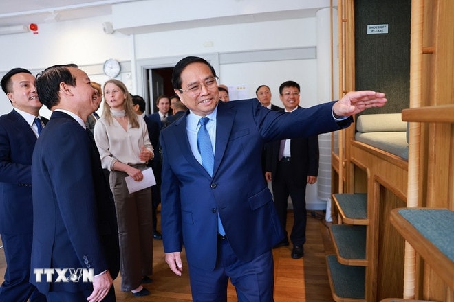 ttxvn-thu-tuong-phat-bieu-ve-chinh-sach-tai-dai-hoc-kinh-te-stockholm-8088055-2.jpg