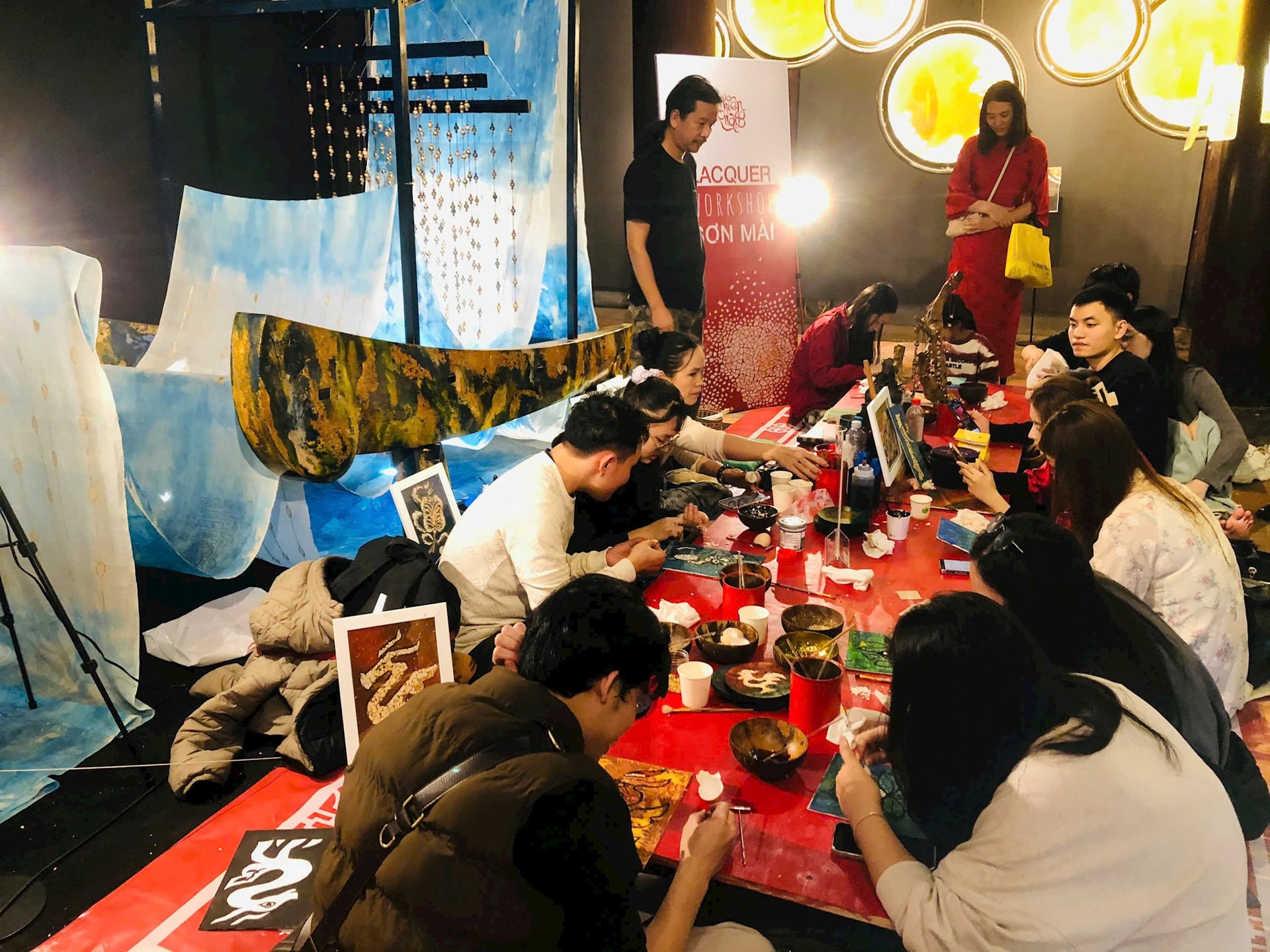 cac hoat dong nghe thuat cua tre em do hs Phan Minh Bach to chuc