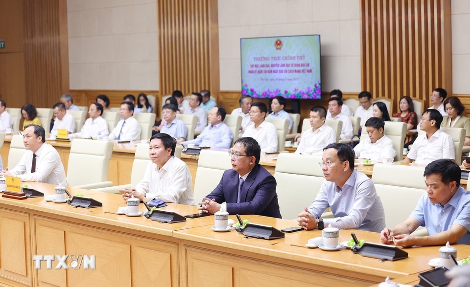 Lãnh đạo các cơ quan báo chí tham dự buổi gặp. (Ảnh: Dương Giang/TTXVN)
