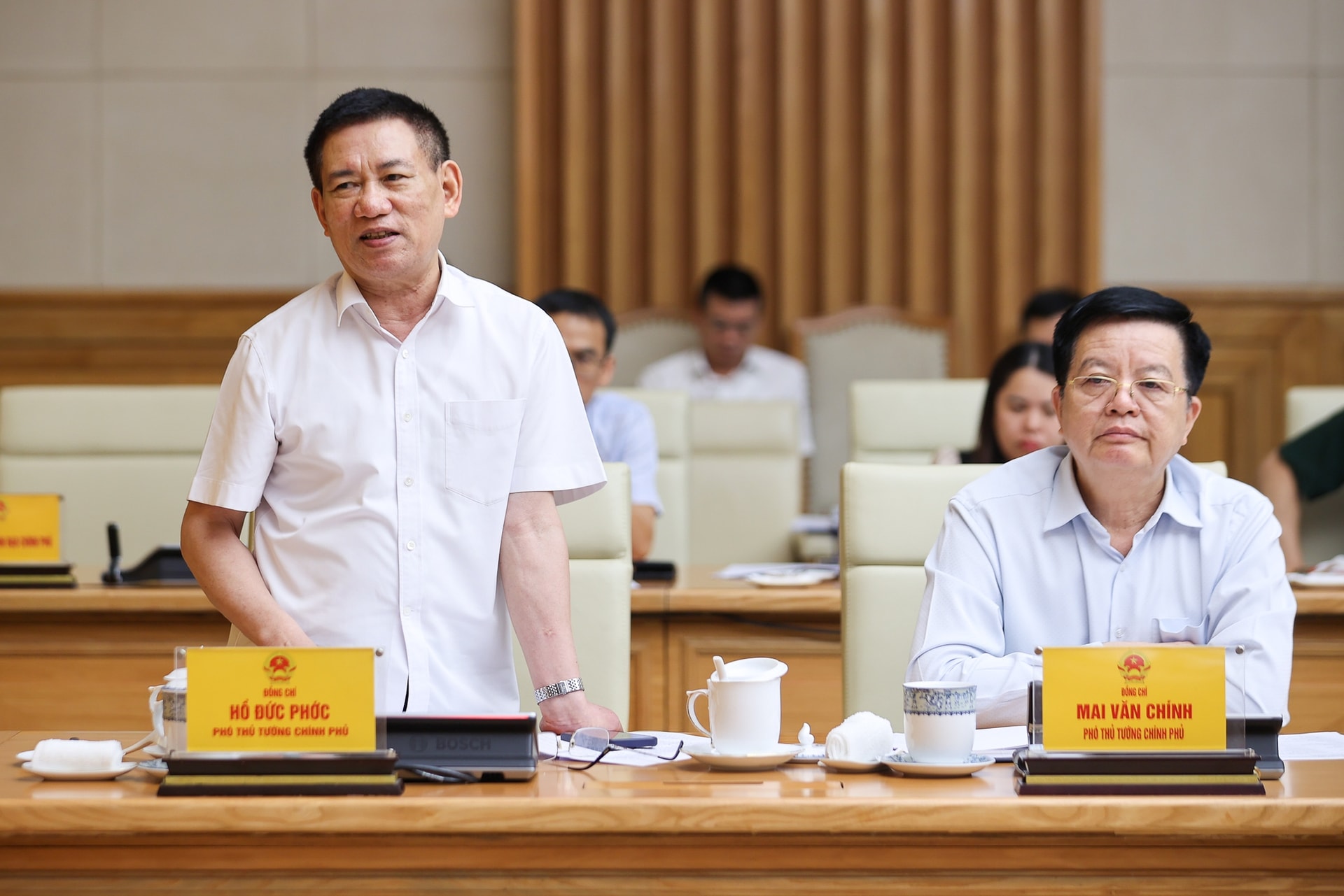 Thủ tướng chủ trì cuộc họp về triển khai tổ chức chính quyền địa phương 2 cấp- Ảnh 5.