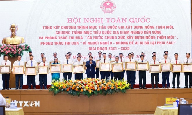 ttxvn-thu-tuong-chu-tri-hoi-nghi-toan-quoc-tong-ket-chuong-trinh-muc-tieu-quoc-gia-xay-dung-nong-thon-moi-22-11.jpg