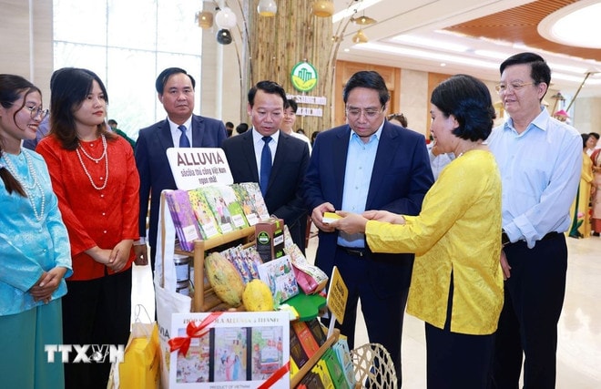 ttxvn-thu-tuong-chu-tri-hoi-nghi-chuong-trinh-muc-tieu-quoc-gia-xay-dung-nong-thon-moi-2206-2.jpg