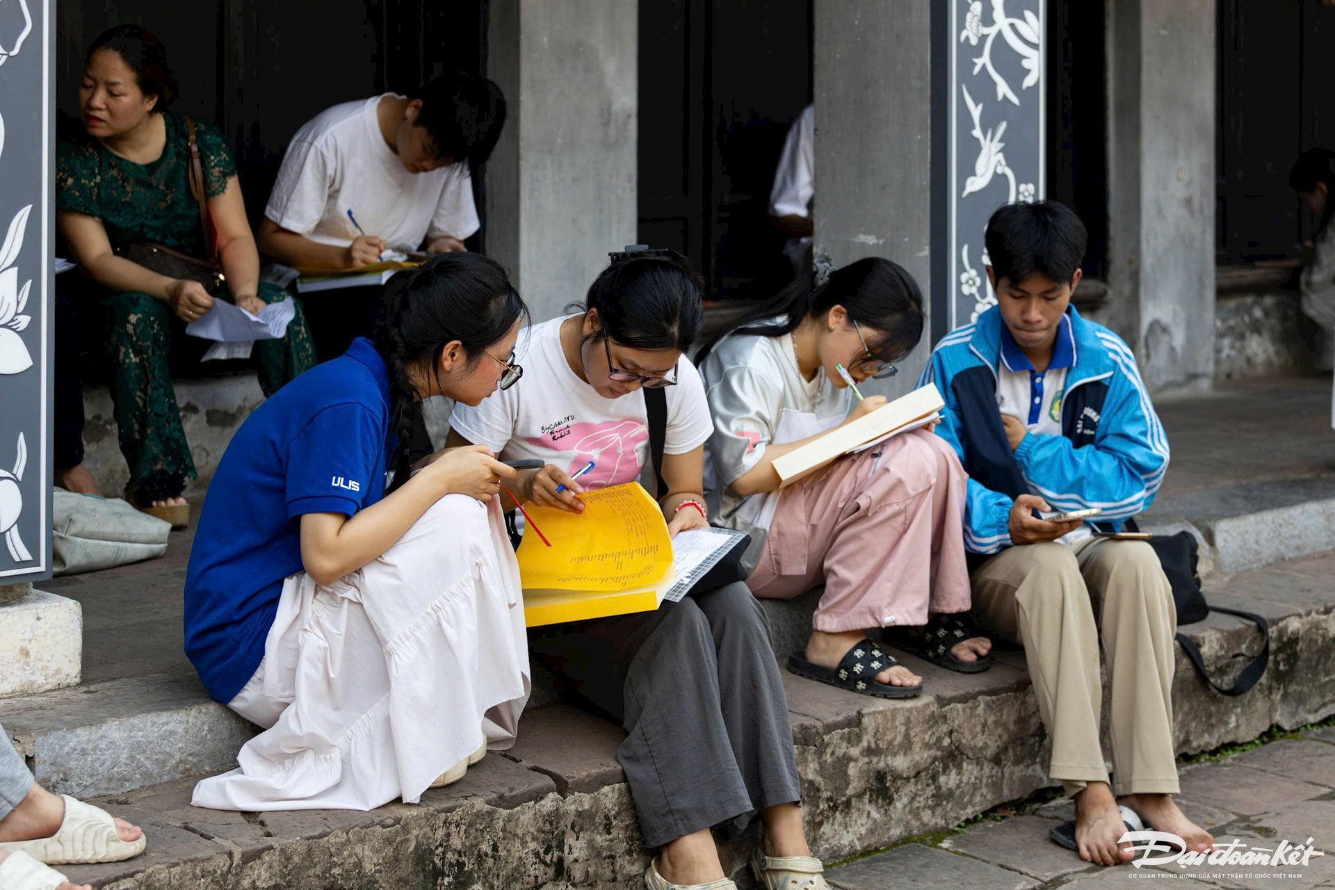 van_mieu-le-khanh28.jpg