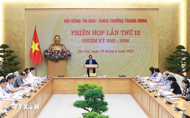 ttxvn-2806-thu-tuong-thi-dua-khen-thuong-4.jpg