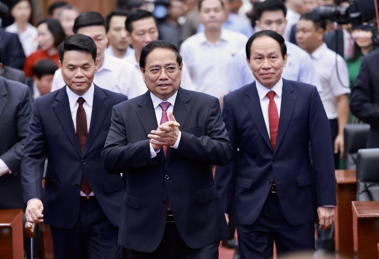 vna-potal-thu-tuong-du-le-cong-bo-cac-nghi-quyet-quyet-dinh-cua-trung-uong-ve-sap-nhap-don-vi-hanh-chinh-cho-thanh-pho-hai-phong-8121834.jpg