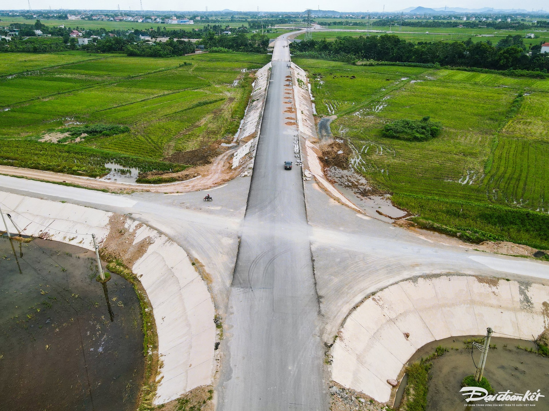 dji_fly_20250630_163936_817_1751276436513_photo.jpg
