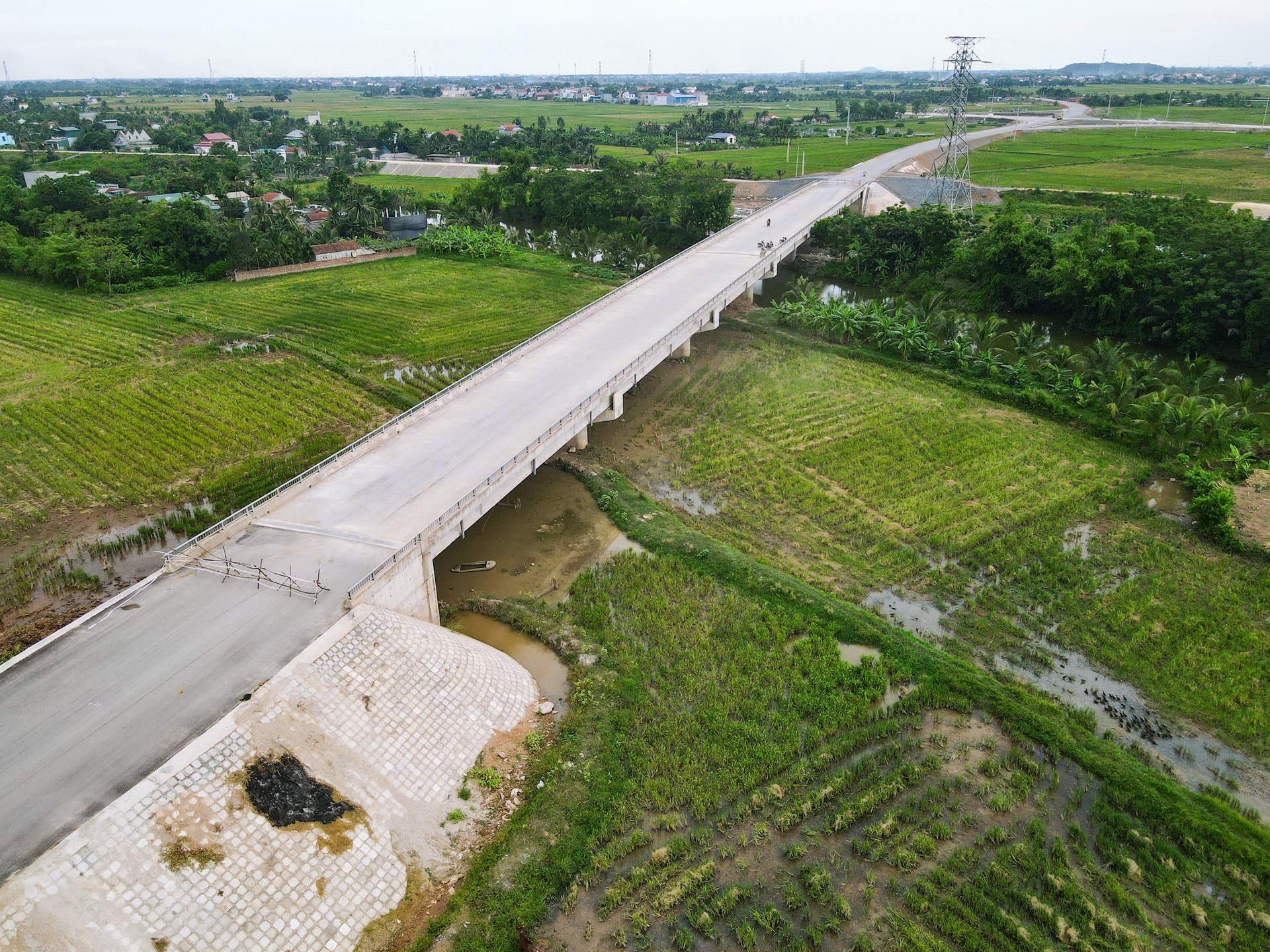 dji_fly_20250630_164044_819_1751276480020_photo-80510a9b3de4fe90533fdfb3f108d3e6.jpg