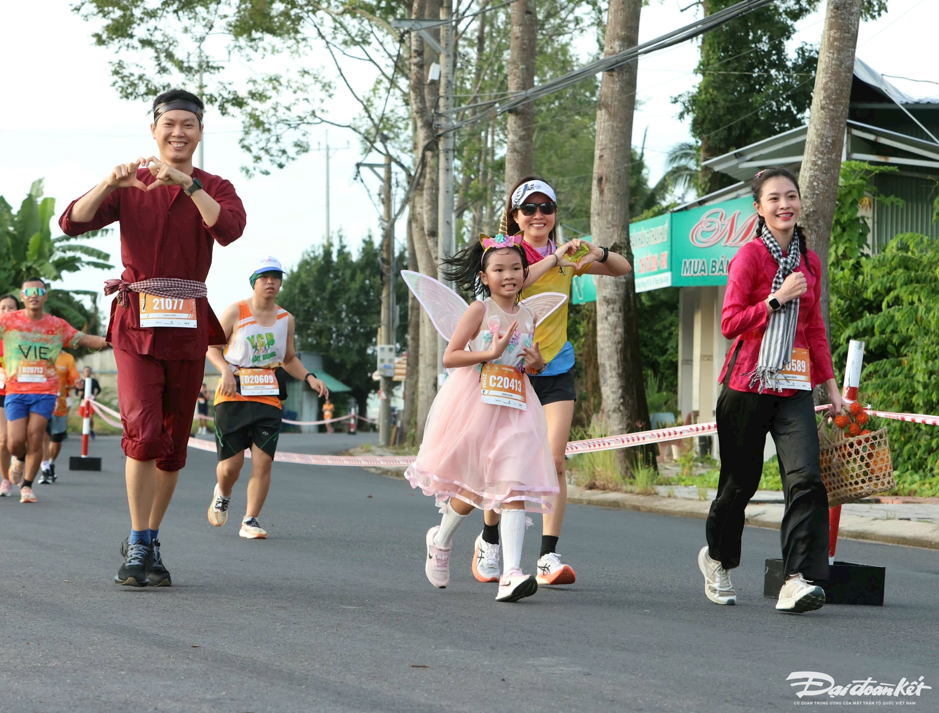 39fe63fab39505cb5c84.jpg