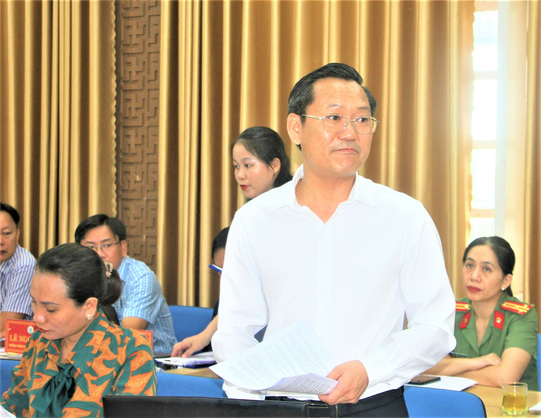 LAM VIEC 2