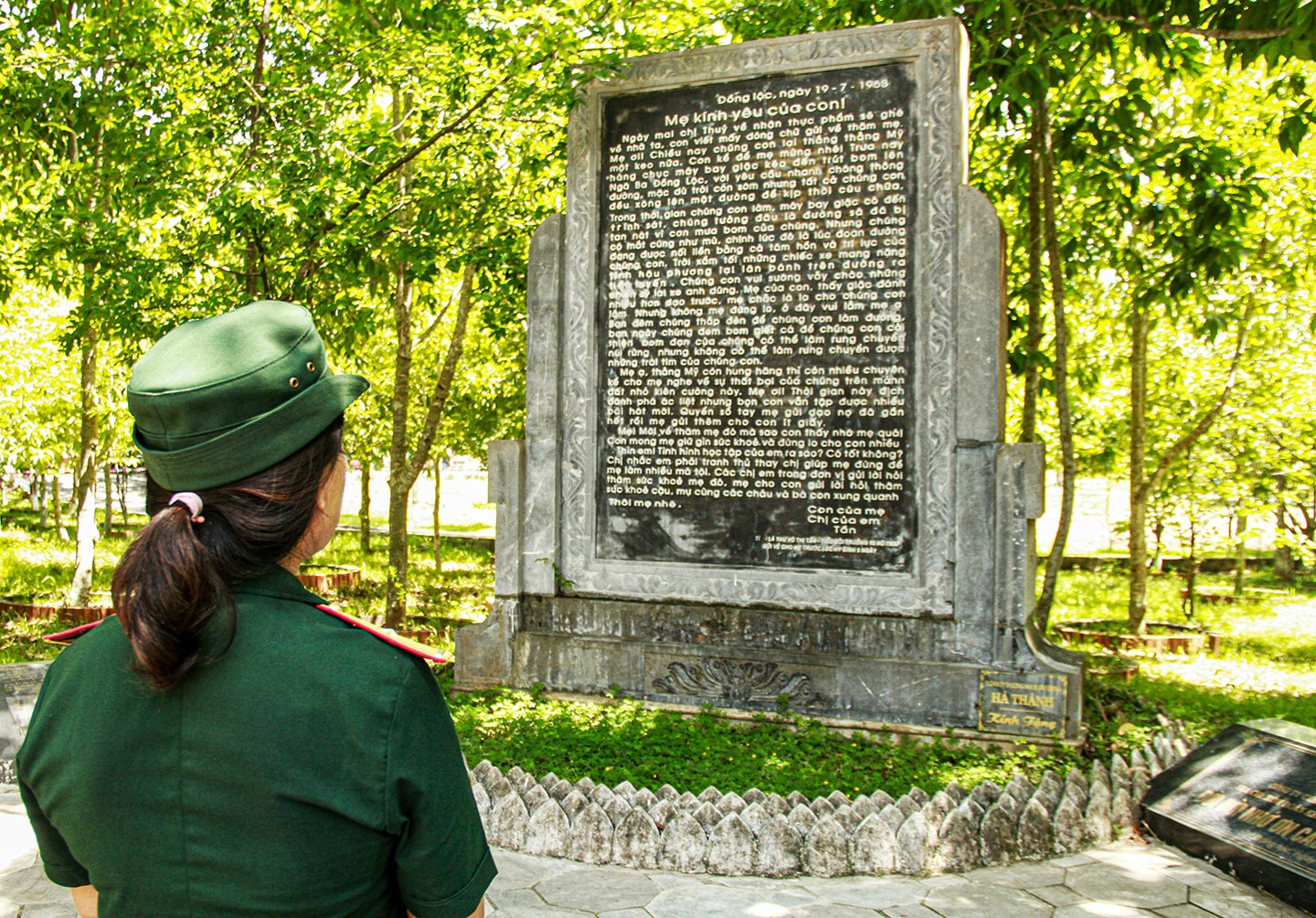 10. Bức thư “Mẹ kính yêu của con”, khắc trên đá tại Ngã ba Đồng Lộc khơi dậy tinh thần yêu nước, lòng dũng cảm và lý tưởng sống cao đẹp cho thế hệ hôm nay