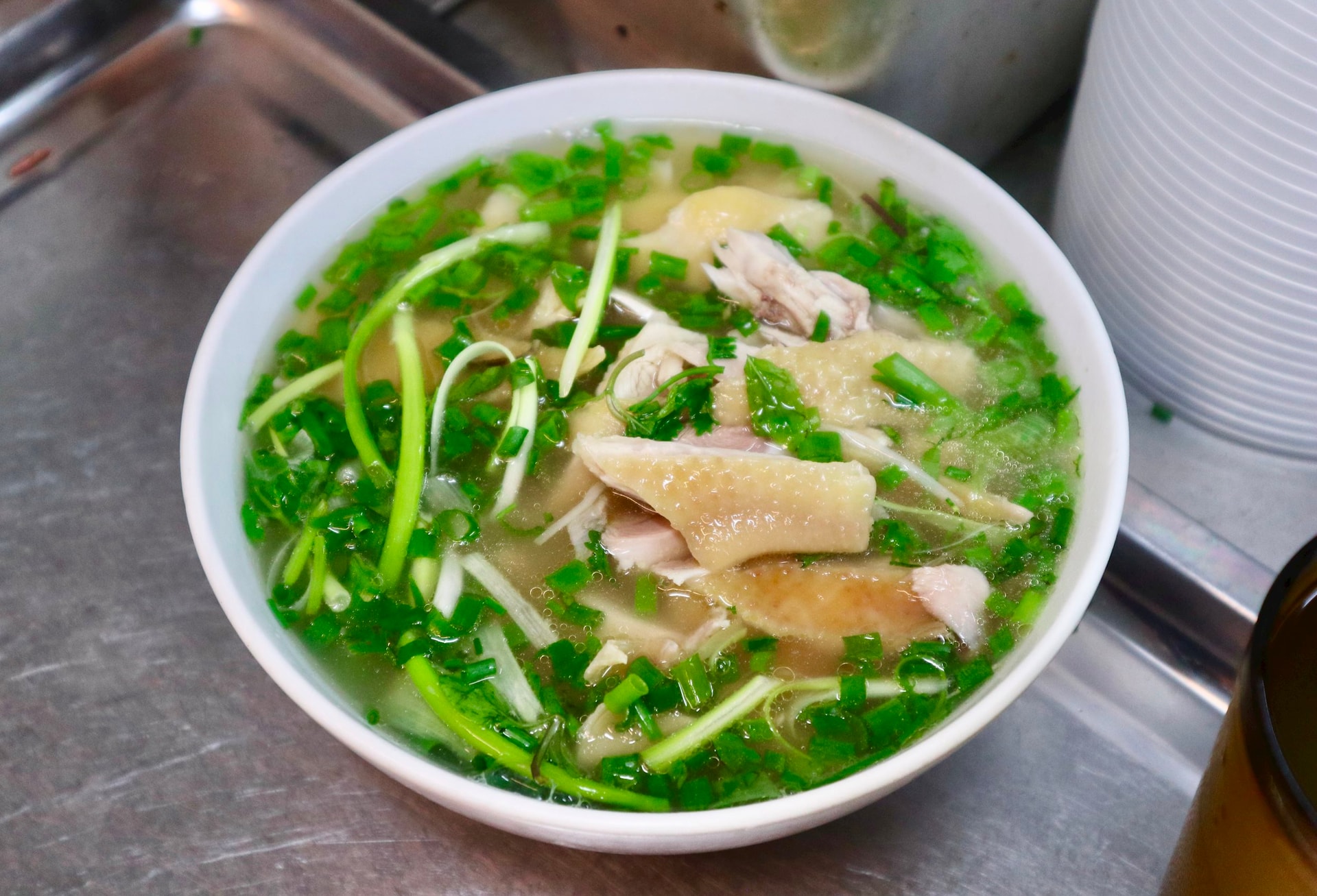 Phở gà Nguyệt - thanh, trong, giữ trọn hồn phố cổ